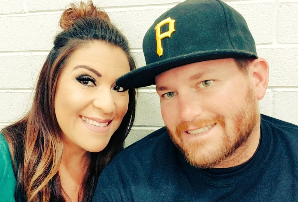 tm4xwell84's tweet photo. The waiting game is strong with us... #BoredParents #Gamer #SelfieTaker #AlmostDone #LetsFindOutTheWinners #ITriedToMakeFriendsWithTheJudgesInTheBathroomLOL https://t.co/bPHSqeaabB