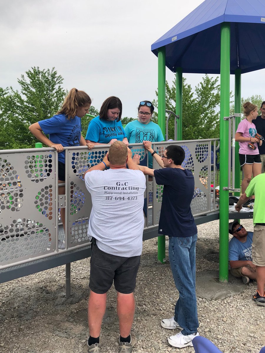 FranklinMylc's tweet photo. thanks to everyone who came out and helped with the building of Unity Park  this morning!! https://t.co/Q2cjYdVaMn