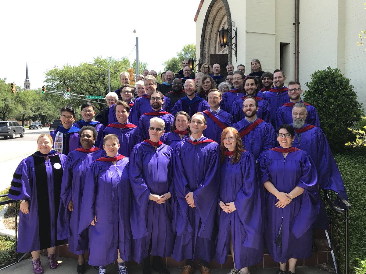 britedivinity's tweet photo. Hooded and knighted. Ready to continue serving God’s world that God so wastefully loves. #hooding #graduation #shiningBRITE https://t.co/UoOpVf2tI7