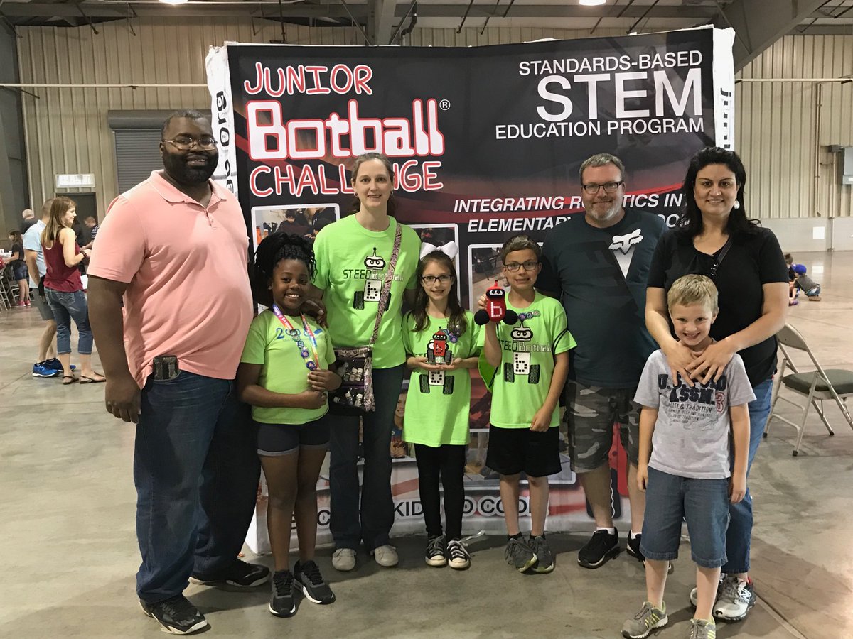 ChrisParadise's tweet photo. This awesome crew finished 7 challenges, including both Mystery Challenges! They worked hard all day, focused, and persevered through technical, coding, and engineering issues. They totally earned their trophy! #OklaEd #MDPurpose #LeadAtSteed @BotballRobotics @JuniorBotball https://t.co/6LXcHh46rJ