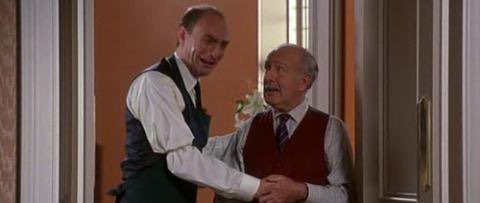 Los Russo afirmaron que la Tia May no murió luego que Thanos logrará el balance del universo, asi que May espera que Peter llegue a casa.