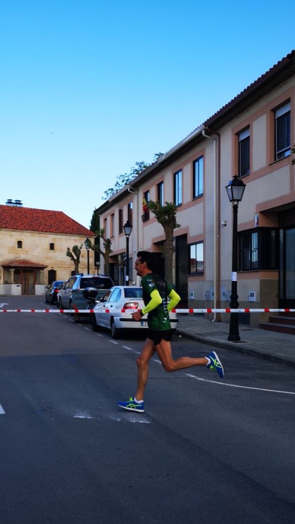 JCar47's tweet photo. XI Carrera Monterrubio de Armuña. No tenía ganas de correr, frío, mucho aire... Solo iba a terminar pero corría en mi pueblo y 💥💥 MMP en 5km 19'40'' a 3'56''/km... #NeverGiveUp!!! Yessssssss💪 #PoderRaptor🦖 #Yoelegicorrer #AquiYaSeCorrio https://t.co/Lf1WCrodno