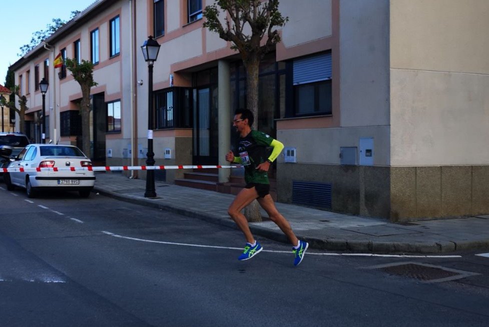 JCar47's tweet photo. XI Carrera Monterrubio de Armuña. No tenía ganas de correr, frío, mucho aire... Solo iba a terminar pero corría en mi pueblo y 💥💥 MMP en 5km 19'40'' a 3'56''/km... #NeverGiveUp!!! Yessssssss💪 #PoderRaptor🦖 #Yoelegicorrer #AquiYaSeCorrio https://t.co/Lf1WCrodno