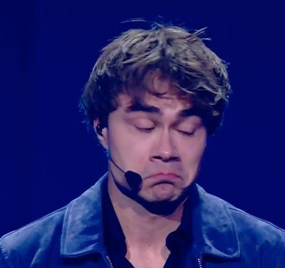DeleCCSSJJ's tweet photo. Cuando te preguntan que qué vas a hacer al terminar la carrera... #Eurovision https://t.co/rnkZPfPsOf