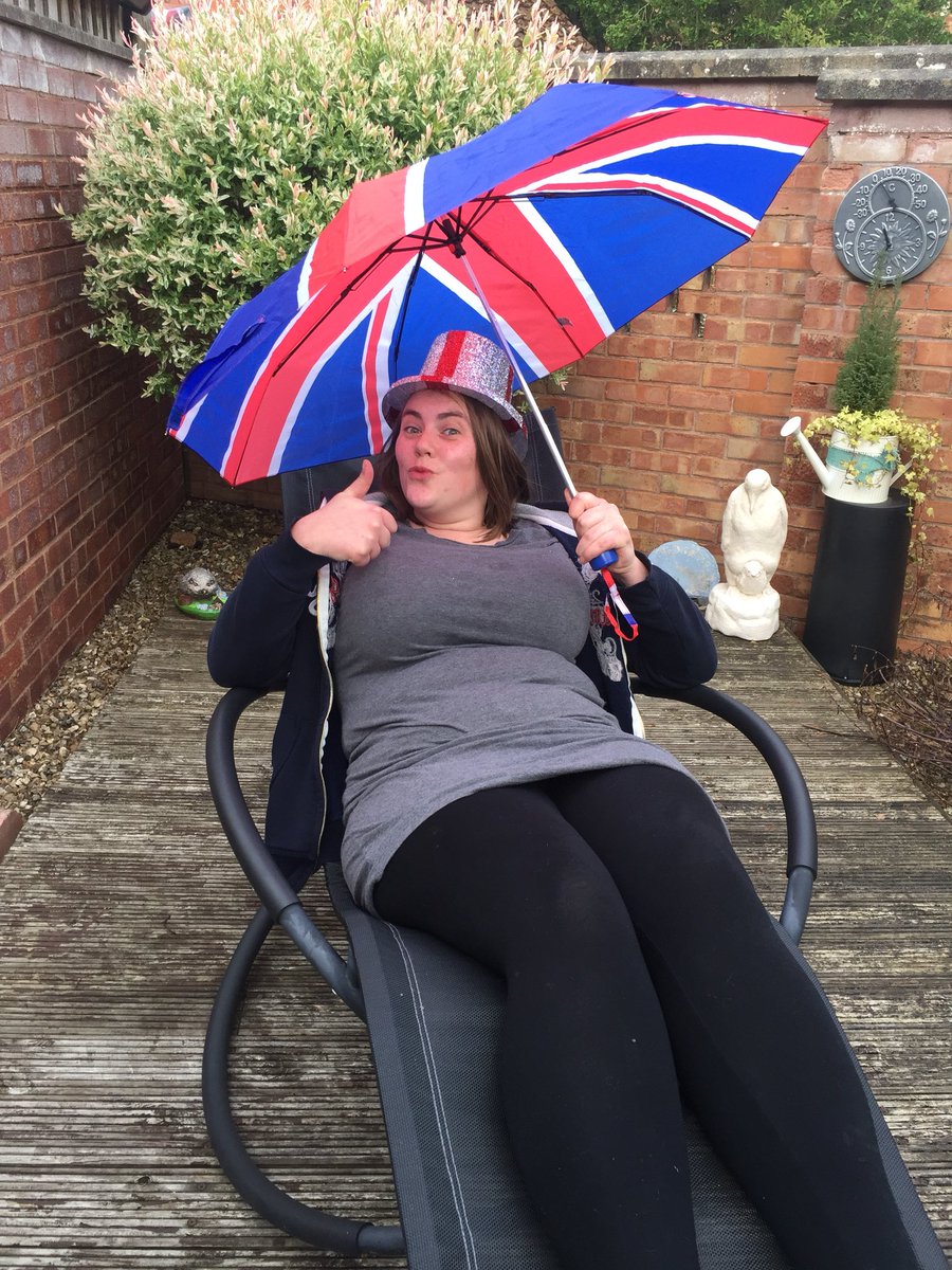 DanielleJames_x's tweet photo. #Eurovison2018 at its finest. I love it #AllAboard https://t.co/2TFs0acCGM