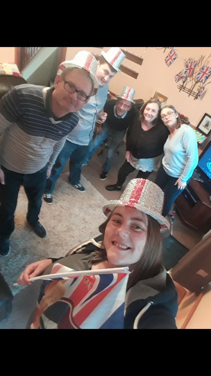 DanielleJames_x's tweet photo. My mums 51th birthday and Eurovision party! #AllAboard https://t.co/tdT8HRugJV
