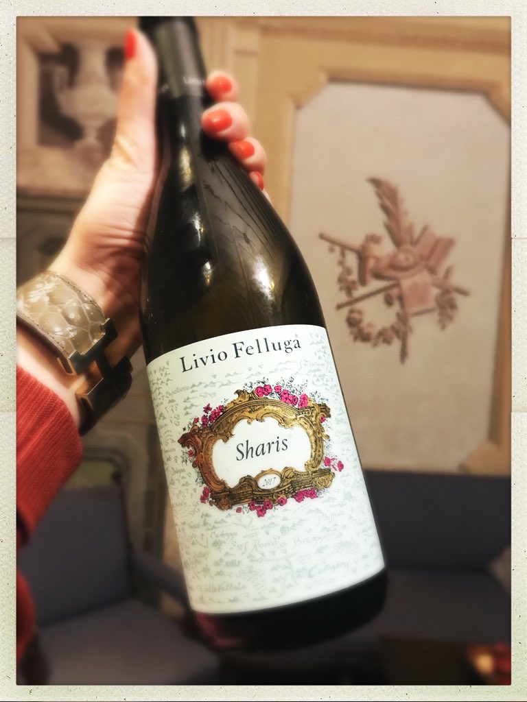 Lee__Corn's tweet image. Hey les copains! Retour en Toscane avec un #vin du #Friuli (IGT #Trevenezie), le #Chardonnay #RibollaGialla de @LivioFellugaCo. Belle maîtrise entre rondeur et acidité, un nez d’acacia et des arômes qui font parler, merci le cépage autochtone! Salve ! #bottlebattle