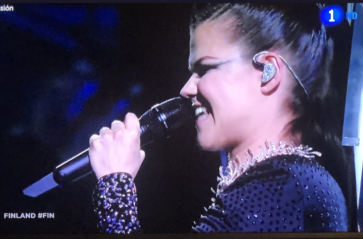 getoutdahouse's tweet photo. Cuando te haces el eyeliner y no sabes cuándo parar
#Eurovision https://t.co/GXtgu9qg3K