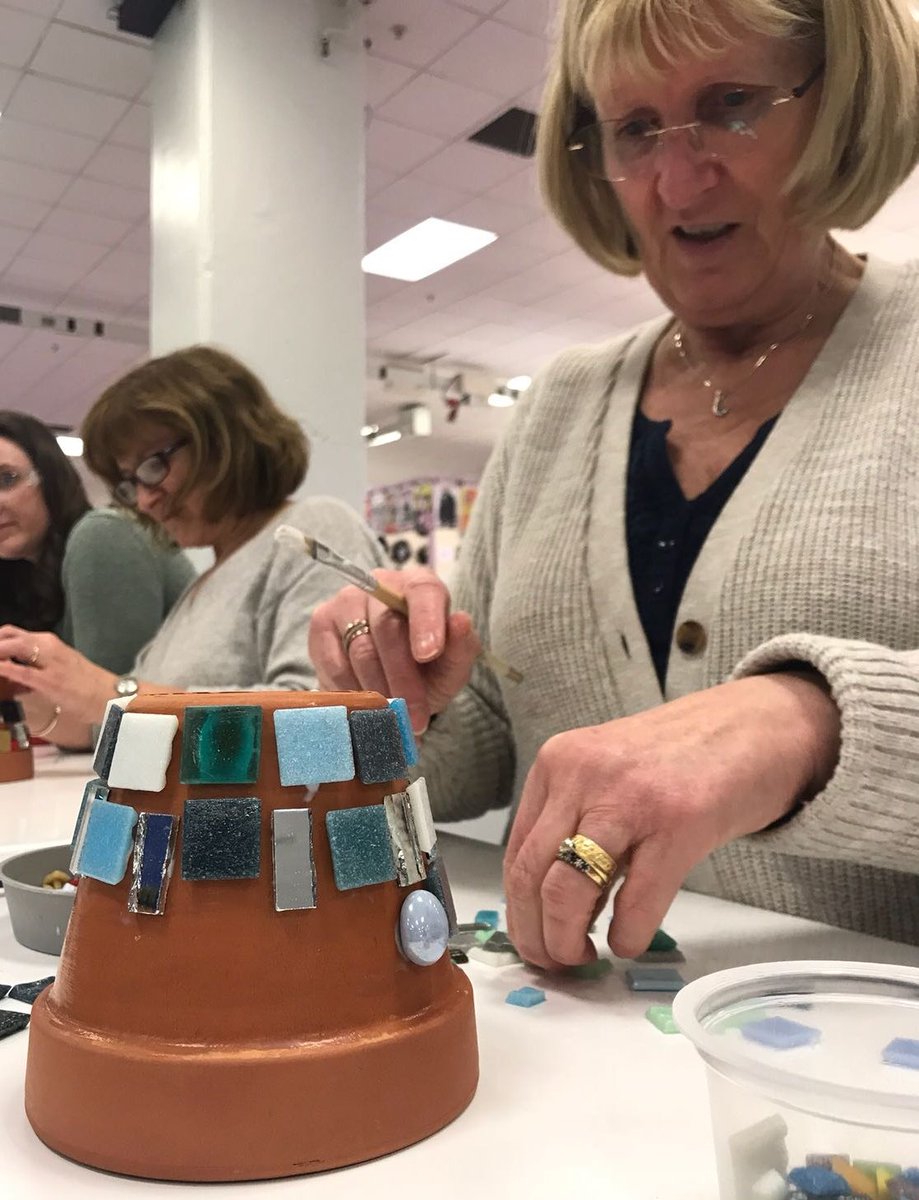 HeartInArt_UK's tweet photo. Join me making "Mosaic summer plant pots at @CamberwellArts festival " on 23rd June 2018 https://t.co/HvkaiALSk6 @EventbriteUK save your place via this link. #creativeworkshops #wellbeing #artycommunity https://t.co/zLBabEGl3N