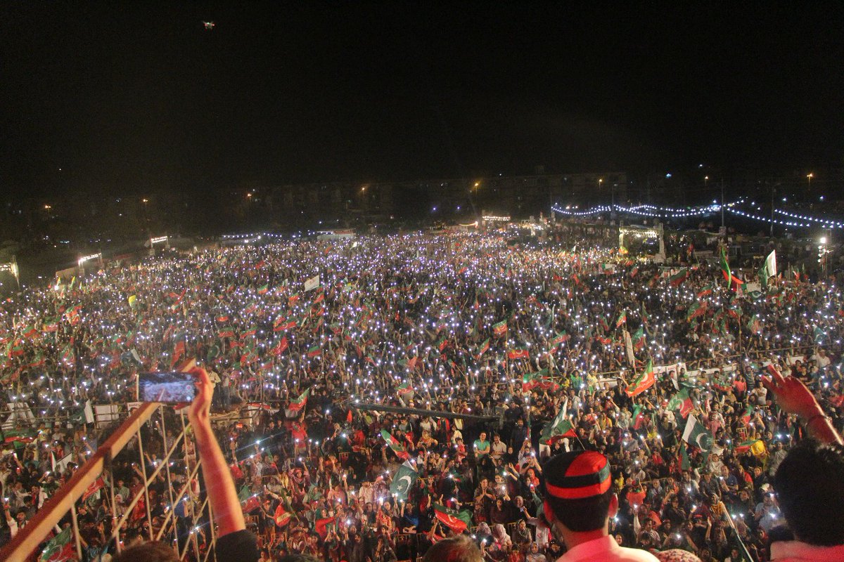 VRKhanLive's tweet photo. This is called #Jalsa. @BBhuttoZardari sb This was the reaction of clash #HakeemSaeedGround incident. #WakeUP #PPP
Sorry to say worse #Jalsa in the history of #PPP
#SMBBCrying
#RebuildKarachiWithIK https://t.co/wV7jlS5jMO