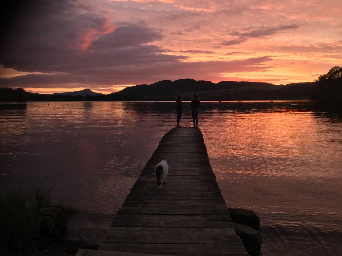 infochriscarrol's tweet photo. Just after sundown, sorry Andy it had to be done. Thanks to the dark figures of,M,A and Ollie, fine jetty action. #sundown #trossachs #scotland @LochendChalets @WindyWilson88 @lomondtrossachs https://t.co/7eYf6fnCak