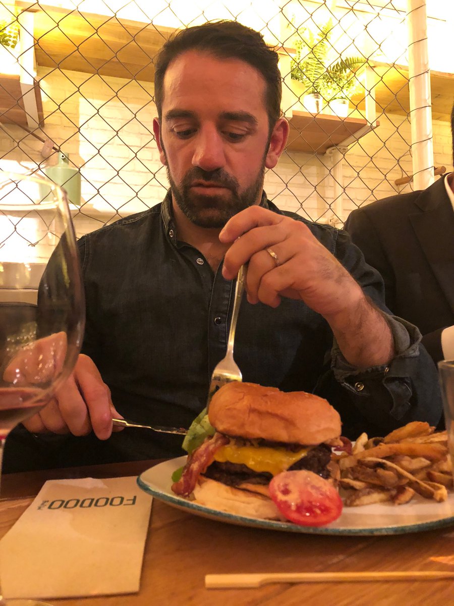 RodolphePires's tweet photo. Hygiène de vie, rigueur morale !
#alimentation #HealthyFood @JulienCandelon mon héros ! @beinsports_FR #rugby #rugbypack https://t.co/gQuZlbvBw2