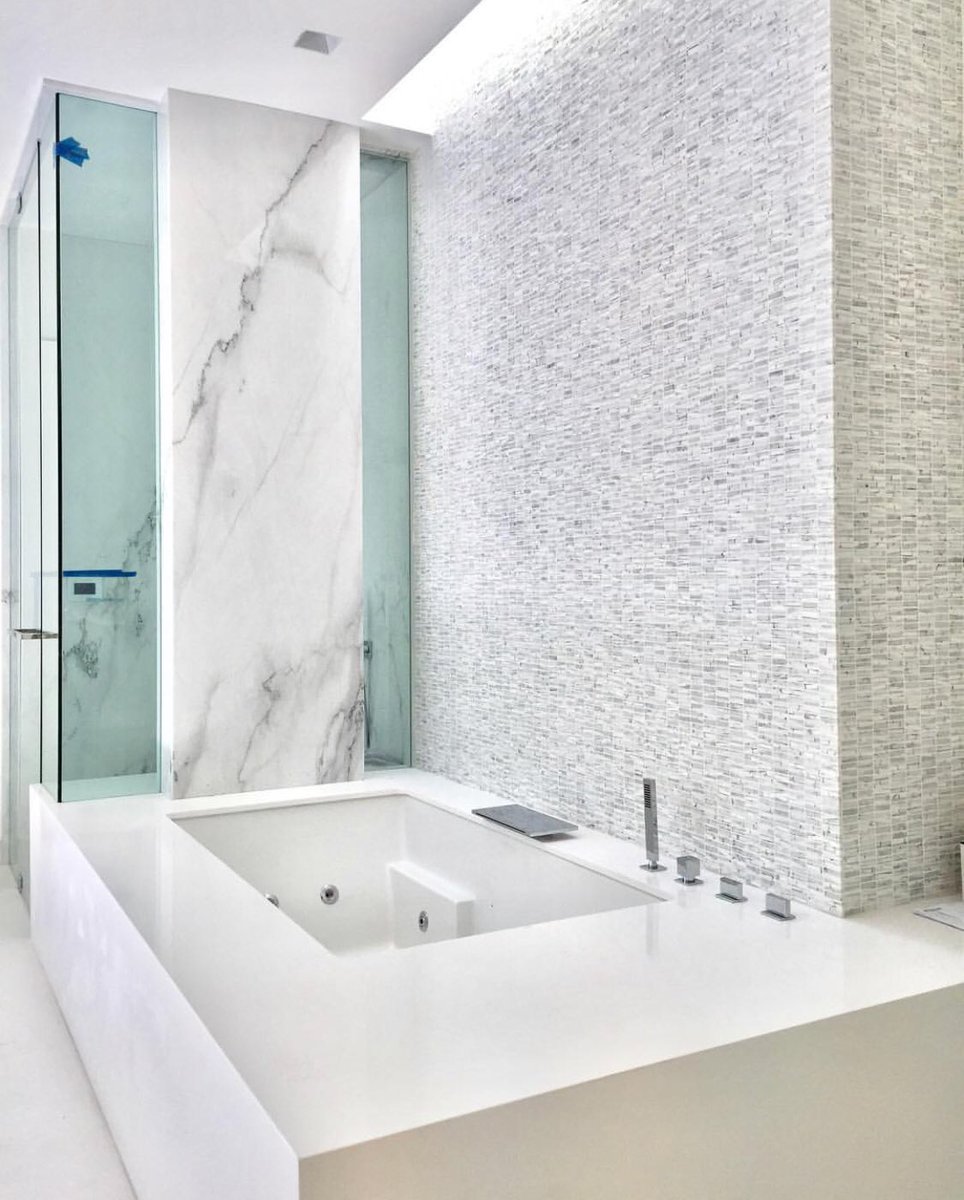 RGoddardDesigns's tweet photo. I've always been a traditional designer with some organic modern leanings... stretching my creative boundaries to do pure modern has been so fun and challenging.... and seeing it all coming together is beyond gratifying. Designed by: #rachaelgoddarddesigns  #interiordesignideas https://t.co/oviUqvZ7EW