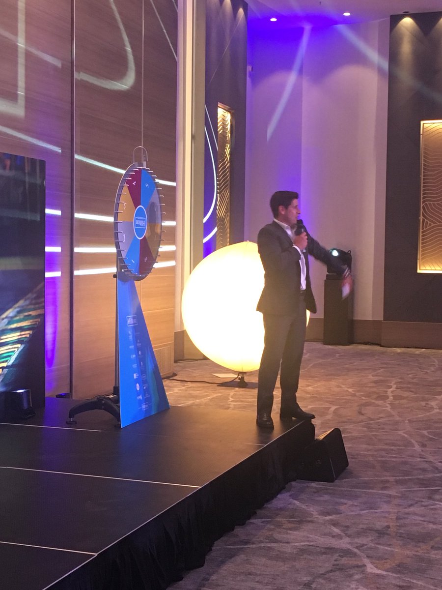 Milly_Puff's tweet image. And the real star of the evening...@lawts07 doing what he does best! With a little smooch from the lovely @Sareyware too! #HiltonHonors #ANightWithMcLaren
