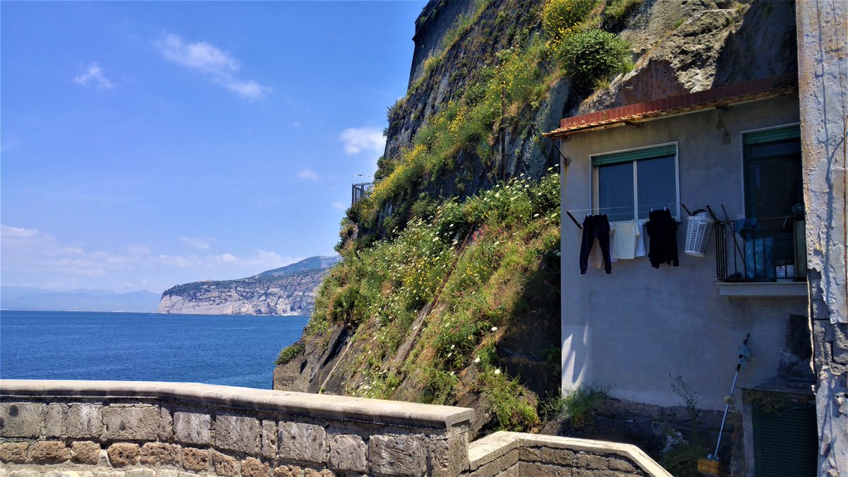 WanderFullBlog's tweet photo. #ScenerySaturday #Saturday #scenery #travel #travelblog #travelblogger #photography #travelphoto #Sorrento #PianodiSorrento #Mediterranean #MediterraneanSea #Italy #Italia #Europe #BayofNaples #SorrentoCoast #fun (Images by @jl_musgrave of Piano di Sorrento and Sorrento, Italy.) https://t.co/2HKyFvSWNh