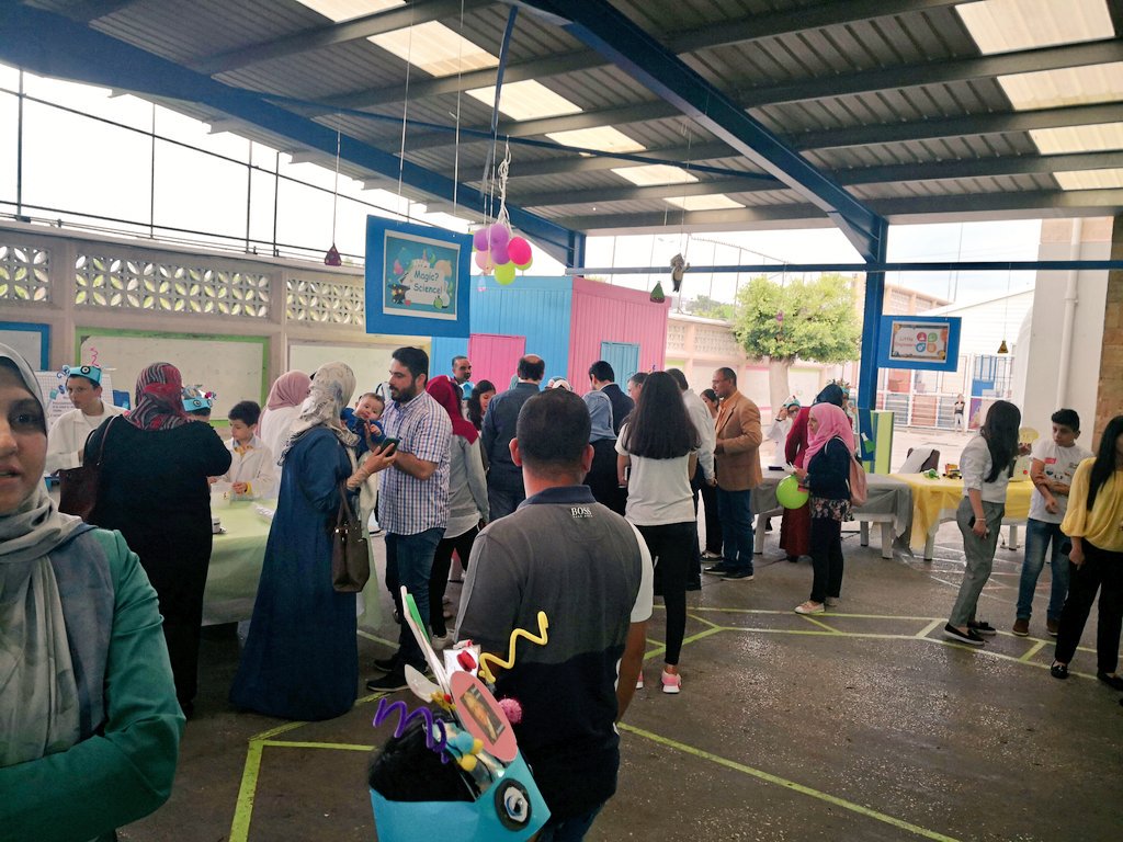 المعرض التربوي السادس
#عرض لإنجازات المبدعين الصغار
#تنوع في المهارات والقدرات اليدوية والفكرية
#تميز يزداد كل عام بابتكارات والأفكار خلّاقة.. 
<a href="/MakAishaSchool/">MakAishaSchool</a>