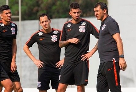 Prontos para mais um clássico. Obrigado novamente aos torcedores pelo apoio. Vamos juntos!