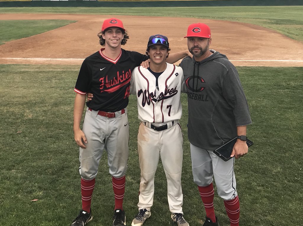 BrettHep10's tweet photo. 2 Xavier commits Shawn Hepler (2019) and Eddie Rivero (2018) battled in 2 great games this week.  Shawn’s Huskies won the 1st game to stay alive for CIF and Eddie’s Wolves won the 2nd game to punch their ticket to CIF! Good Luck to the Wolves in CIF. https://t.co/K2TzFLOpCL