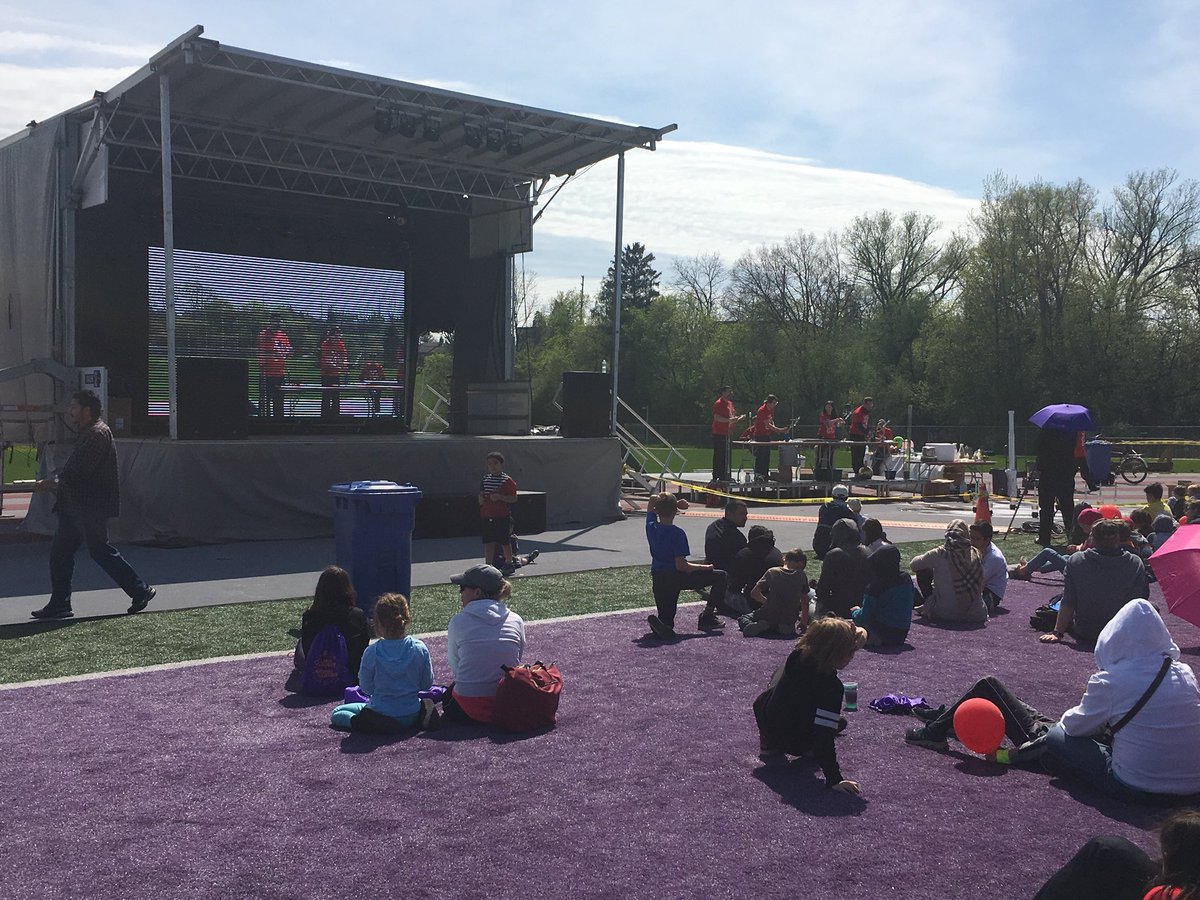DrAlisonAllan's tweet photo. Busy day and amazing job by ~300 @WesternU volunteers for this yearโs Science Rendezvous. Thank you....so much fun!! #SciRen #livethescience @westernuACB @SchulichMedDent @MAofLondon https://t.co/ByrXtzN9Pn