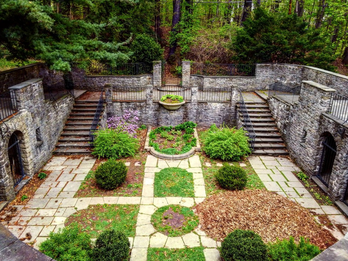 #SecretGarden

Visited the #SunkenGarden behind #WarnerCastle this morning with my wife. Things are starting to bloom and it's soooooooo much quieter than the nearby Lilac Festival. How have I never been to this #ROC landmark before today?