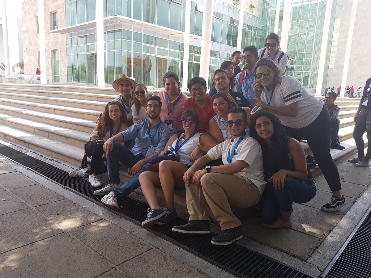 LeonShapers's tweet photo. Parte de los Shapers en la activación y comida en Forum Cultural #ShapingMX18 😄 https://t.co/vVeDoVkxKy