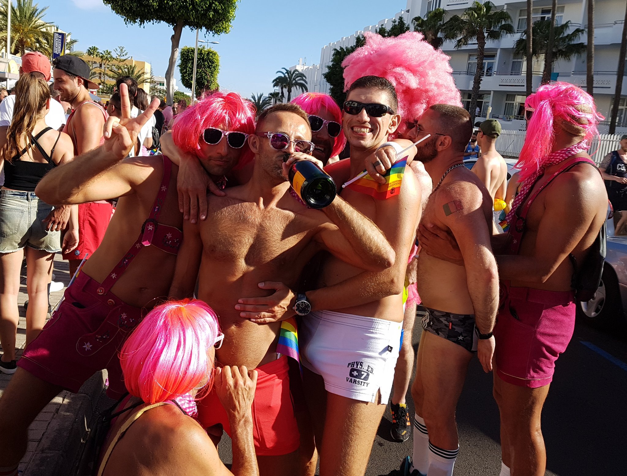 My harem makes me drunken ??
@L_K_4 @gayporncrushes @HotMaleStuds
#Maspalomas #maspalomasgaypride #gaypridemaspalomas