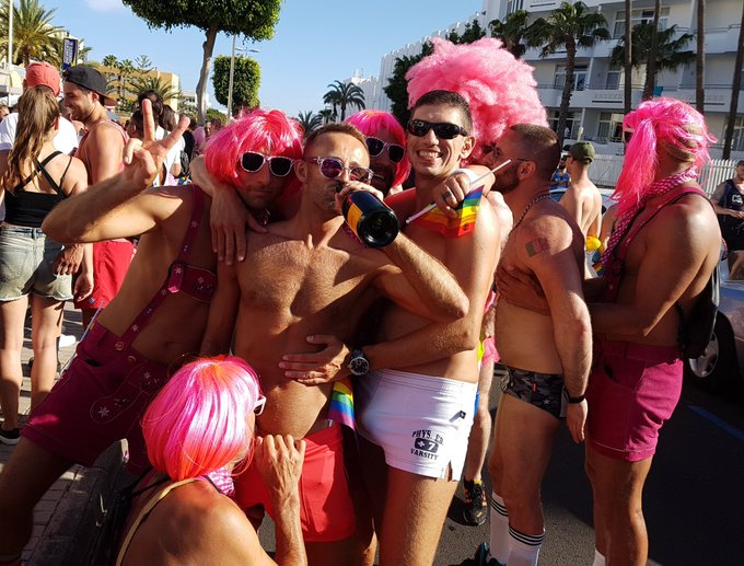 My harem makes me drunken ??
@L_K_4 @gayporncrushes @HotMaleStuds
#Maspalomas #maspalomasgaypride #gaypridemaspalomas