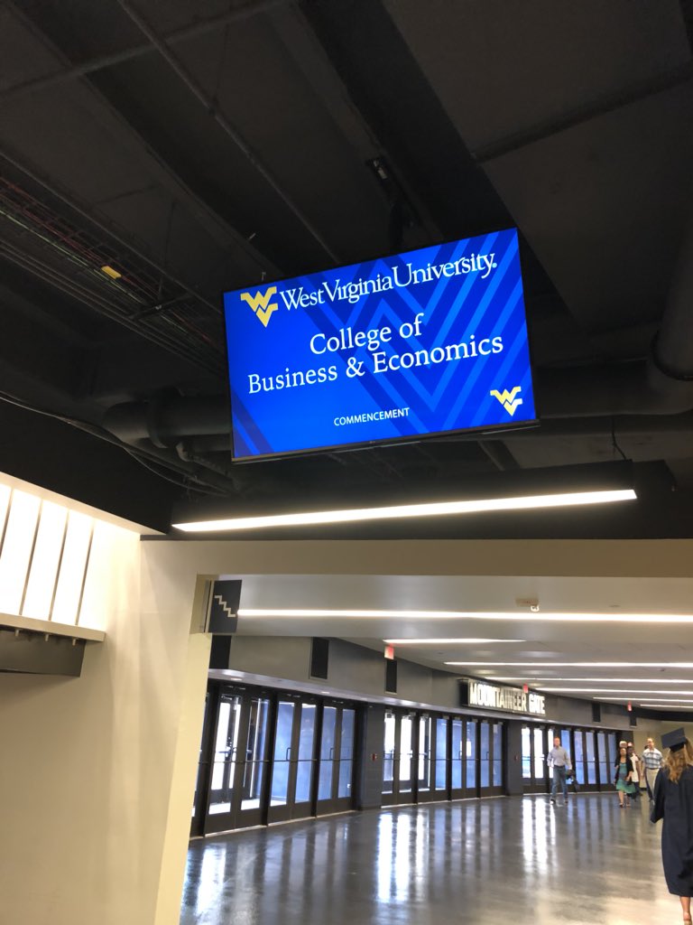 wvuchambers's tweet photo. Graduation time is here! We are so excited to begin the celebration of the WVU College of B&amp;E Class of 2018! 🎓👏 https://t.co/GPb6z82NLd