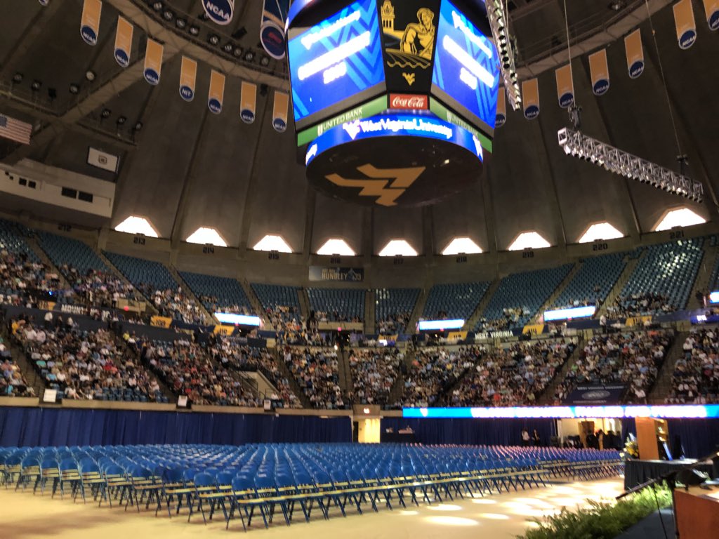 wvuchambers's tweet photo. Graduation time is here! We are so excited to begin the celebration of the WVU College of B&amp;E Class of 2018! 🎓👏 https://t.co/GPb6z82NLd