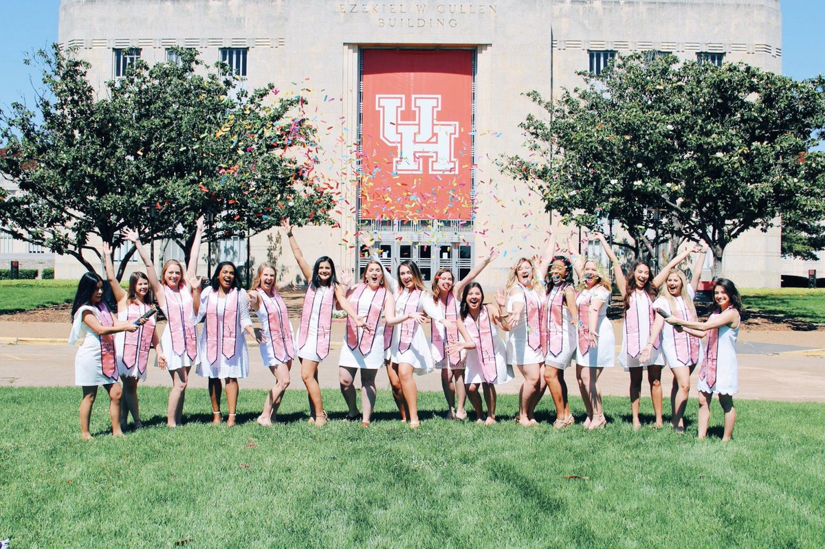 We’re so proud of our seniors and are excited to see what lays ahead of them in the next chapter of their lives!!💞🥂