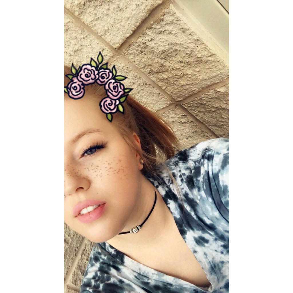 VallenReannC's tweet photo. Love More ..💕☁️✨ https://t.co/CiU1LesRoY