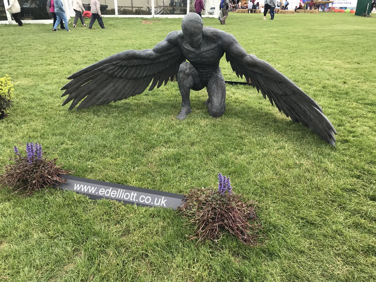 If visiting the @RHSMalvern   #SpringFestival2018 be sure to visit the stunning huge #angel @EdESculpture by #EdElliott by the North gate! @The_RHS @3countiesshows 
1st time this work has been exhibited to the public! #WorcestershireHour #VisitTheMalverns #MalvernHillsHour