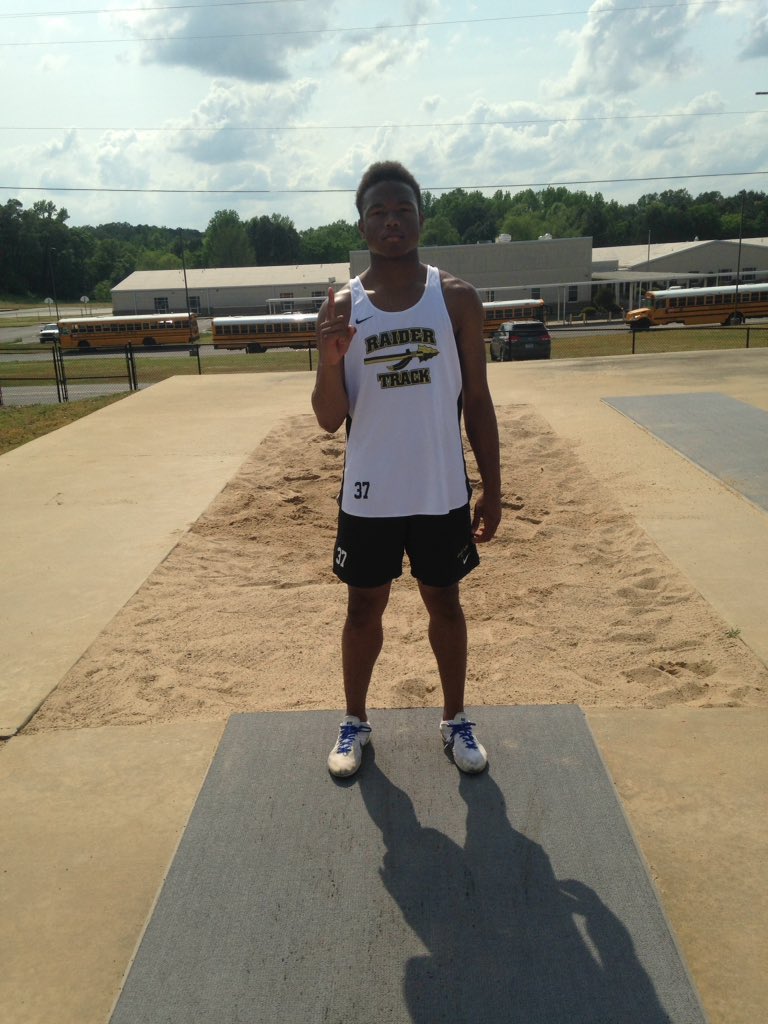 TorrenceTuberv4's tweet photo. Meet of Champs Winner: 23' 2.5" https://t.co/FAS0s5hjEH