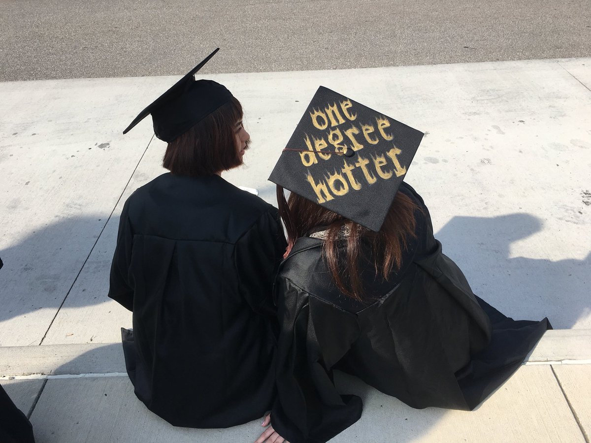 MaM6063's tweet photo. We did it babes! #kenstate #GraduationDay 💙✨ https://t.co/EXeOG8ALSa
