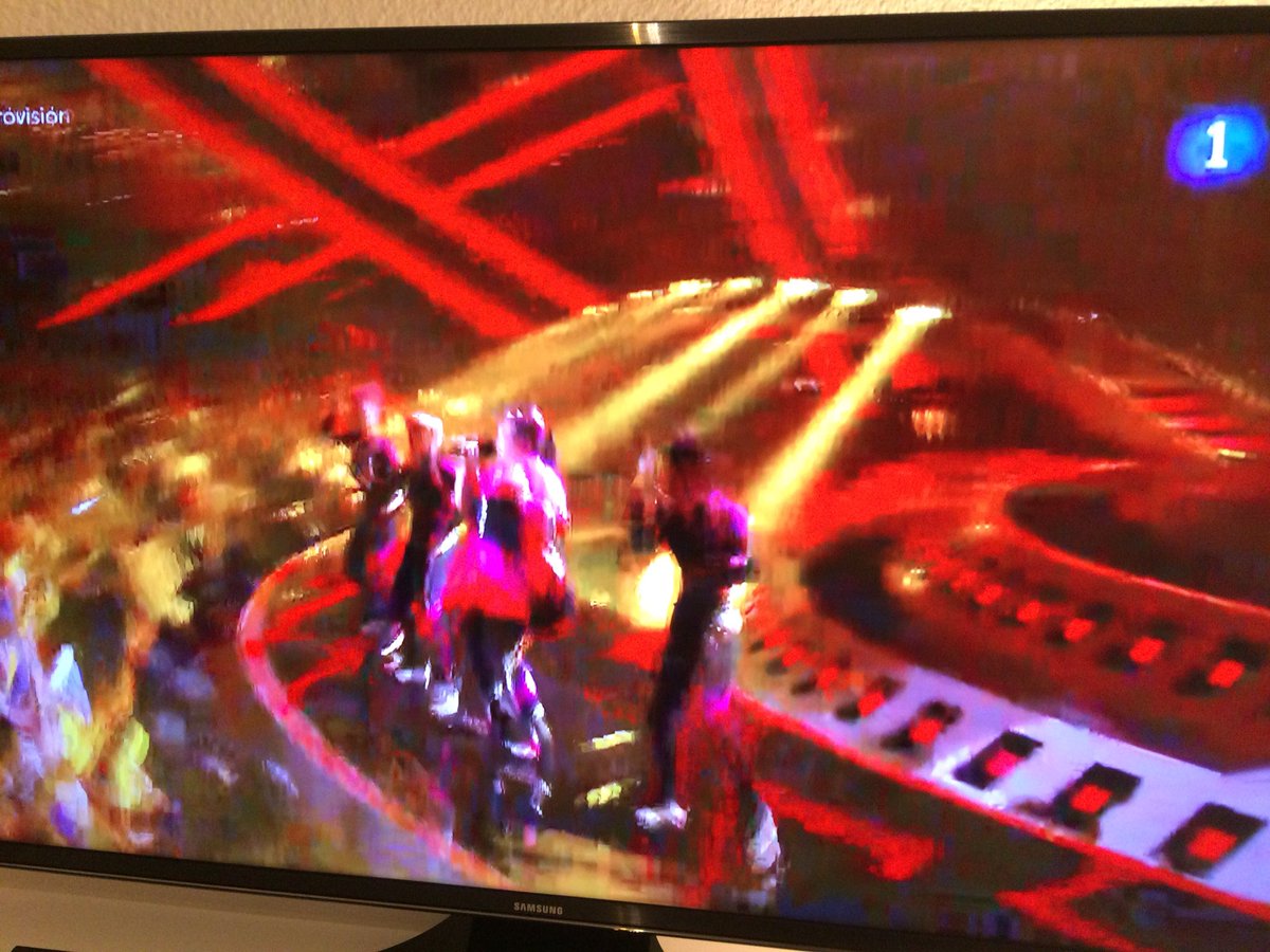 seragonro0's tweet photo. #FinalEurovision @eurovision_tve Gracias por la imagen pixelada en todas las actuaciones https://t.co/raIPFLiHQT