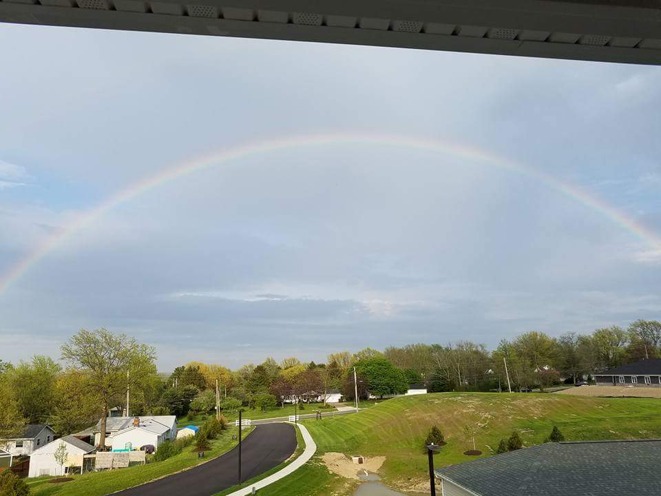 SweetSue4160's tweet photo. A complete rainbow over Medina, Ohio a couple days ago. https://t.co/NX78sXHd6v
