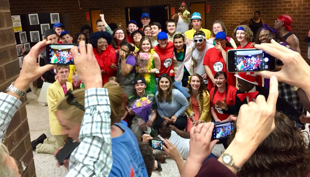 LCB_ESL's tweet photo. Paparazzi at #Seusical
#oneCCPS @lcbirdprincipal @lcbtheatre https://t.co/ilRibYtsF3