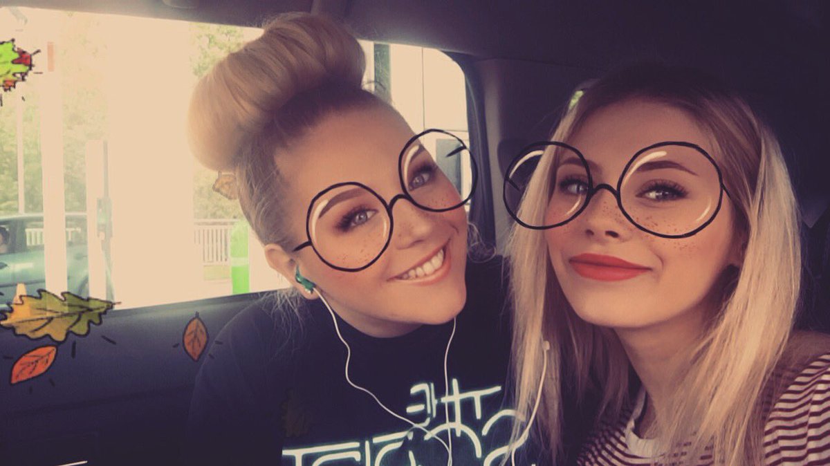 chloemcp1998's tweet photo. #sistaa💃❤️ https://t.co/vA9RoxTxon
