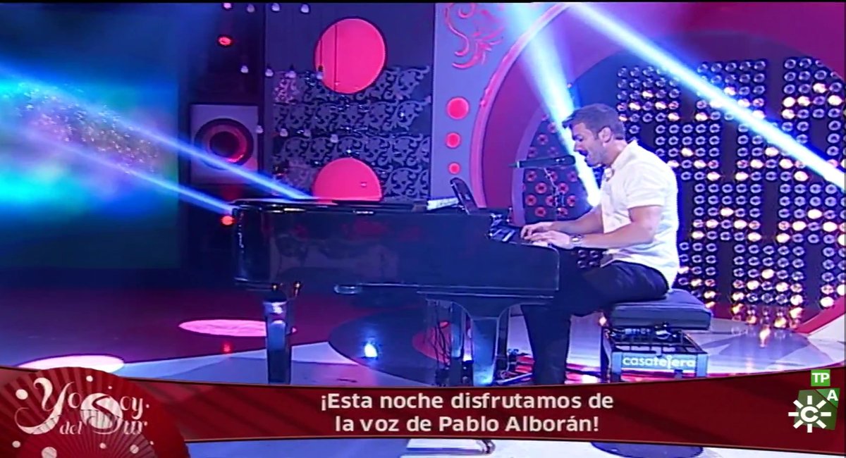 AlboranTeam's tweet photo. #Fotos @pabloalboran cantando #Prometo en directo y a piano hace unos minutos en @yosoy_delsur de @canalsur con #MariaDelMonte #YoSoydelSur35 https://t.co/IVjVKRiK88