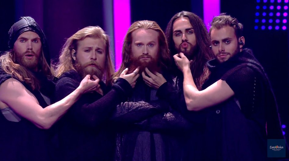 GaiaFesbak's tweet photo. 5 barbas para gobernarlos a todos, 
5 barbas para encontrarlos, 
5 barbas para atraerlos a todos 
y en la oscuridad atarlos 
En la tierra de Mordor donde se extienden las Sombras
#EUROVISION https://t.co/5FVJeEHFs7