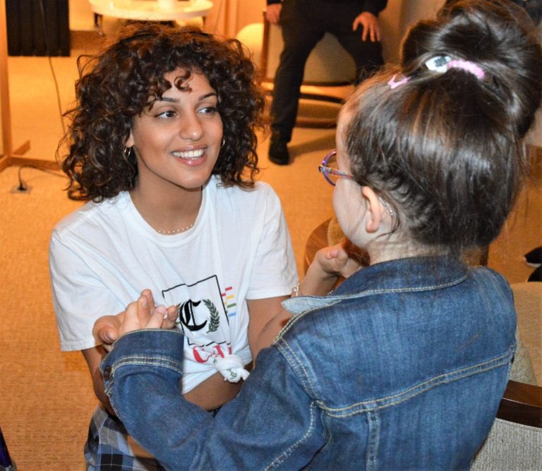 TaloulaOnline's tweet photo. [PHOTOS]
Il y a quelques jours, @TalOfficial a rendu visite a l’association @AssociationAdri afin de rencontrer les enfants. 📸

Galerie photo : https://t.co/Ta2PH24ngp https://t.co/f52NtExjDH