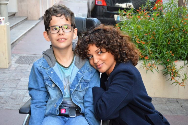 TaloulaOnline's tweet photo. [PHOTOS]
Il y a quelques jours, @TalOfficial a rendu visite a l’association @AssociationAdri afin de rencontrer les enfants. 📸

Galerie photo : https://t.co/Ta2PH24ngp https://t.co/f52NtExjDH