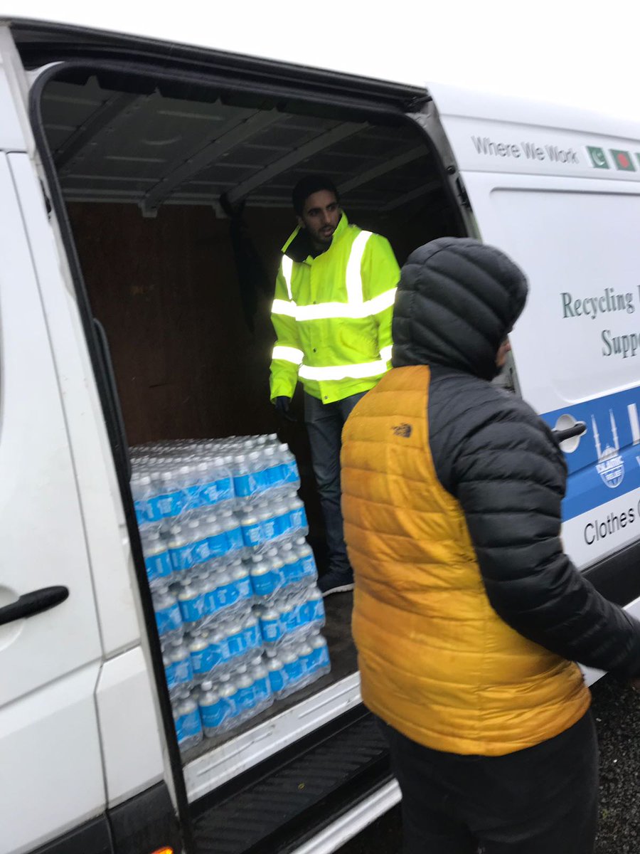 owessmunir's tweet photo. @IRWales volunteers out delivering water bottles yesterday in Cardiff https://t.co/lqimCTZpZg