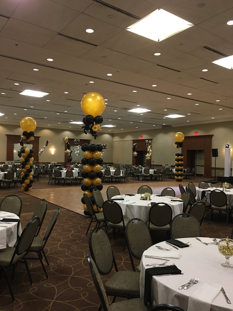 LpoolStudentAct's tweet photo. LHS Junior Prom 2018!! https://t.co/4F6pGAqDRg