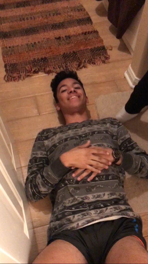 GarzaLeopard's tweet photo. Last night was a trip #toothrowed https://t.co/LlIAvufjvn