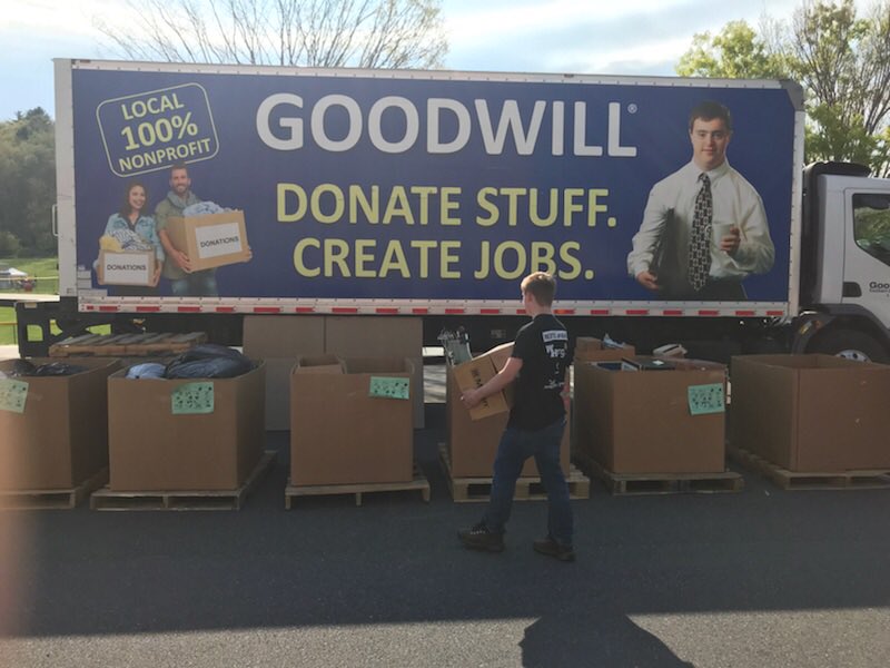 westytek's tweet photo. Amazing fundraiser today, filled two Goodwill trucks! Thanks to everyone who donated! https://t.co/noJSuzOxMe