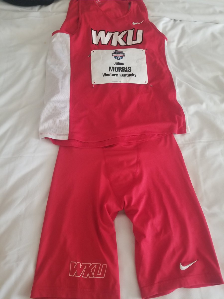 _juliusmorris's tweet photo. It's go time !!! 100 and 200 heats!! #lastride #TopperTourFinally #Roadto19 #CusaChampionships https://t.co/h47pN8WmoO