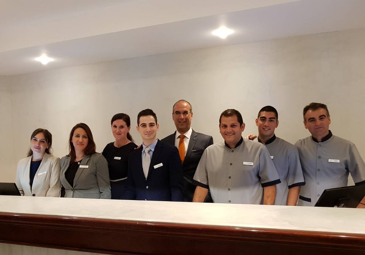 LindosMare's tweet photo. Night arrivals...no matter how late, our Guests' Service Team is ready to welcome you with a heart warming smile😃
#MarePeople #lindosmare #Mareteam #rhodesisland #Summer18 #elegant https://t.co/4udgmHVHHq
