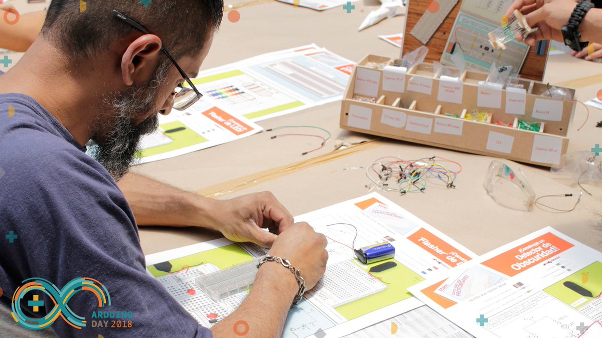 HacedoresCom's tweet image. Talleres de #ArduinoD18MX #ArduinoD18