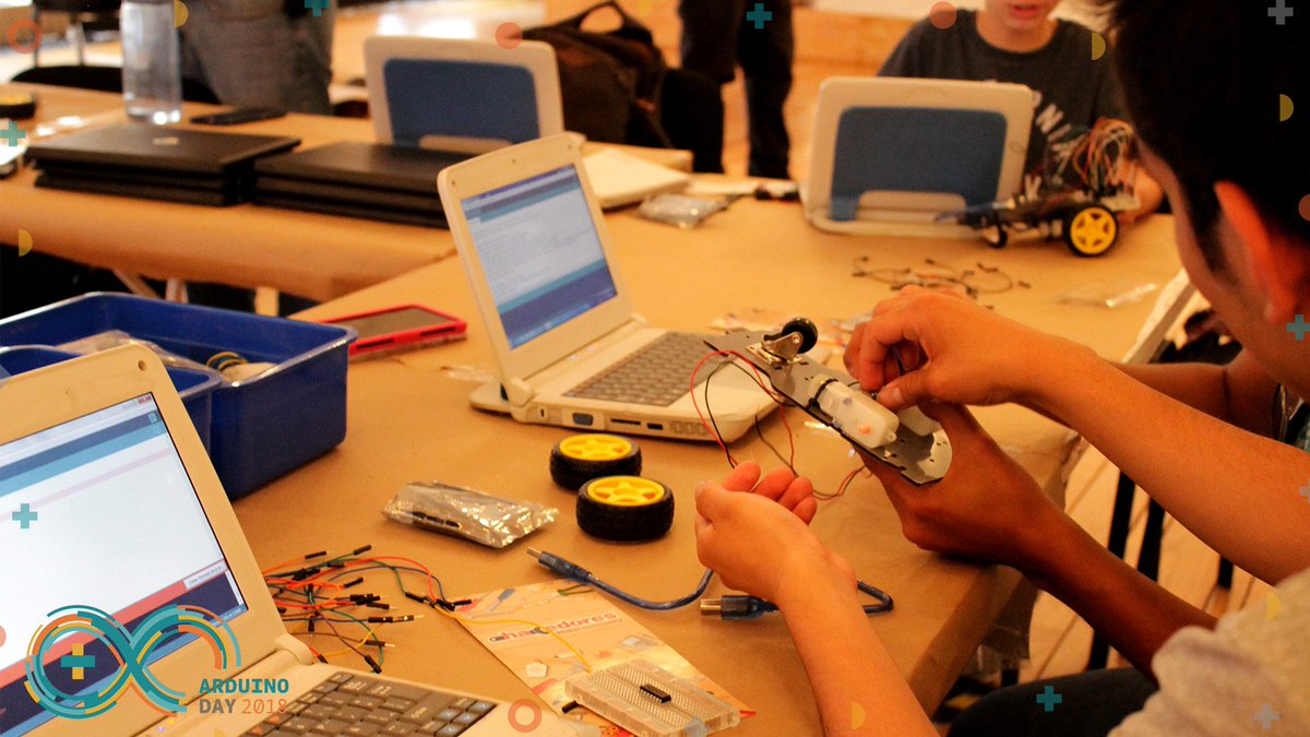 HacedoresCom's tweet image. Talleres de #ArduinoD18MX #ArduinoD18